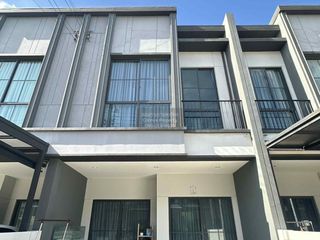 Casa adosada en venta de 2 habitaciones en Sai Mai, Bangkok