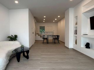 Продажа 1 кровать таунхаус в Банг Ламунг, Чонбури