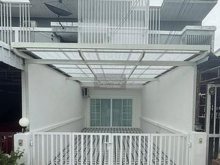 Продажа 1 кровать таунхаус в Банг Ламунг, Чонбури