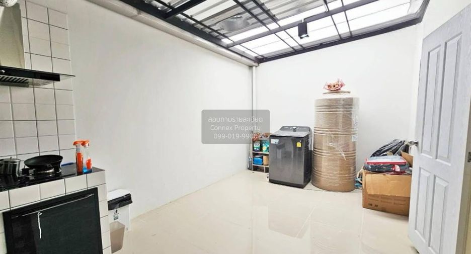 Casa adosada en venta de 3 habitaciones en Bang Bua Thong, Nonthaburi