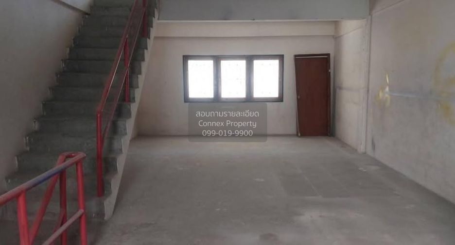 À vendre 3 chambres local commercial à Mueang Samut Prakan, Samut Prakan