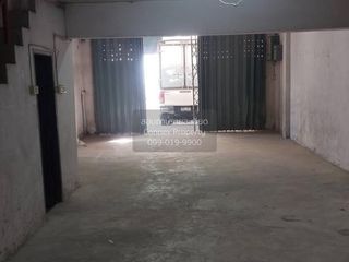 À vendre 3 chambres local commercial à Mueang Samut Prakan, Samut Prakan