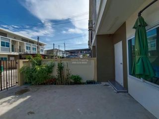 Casa adosada en venta de 2 habitaciones en Pak Kret, Nonthaburi