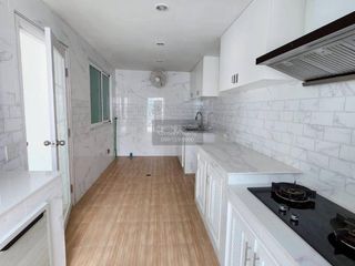 Casa adosada en venta de 3 habitaciones en Bang Khae, Bangkok