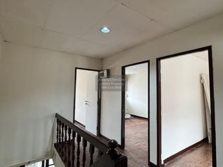 Casa adosada en venta de 3 habitaciones en Thung Khru, Bangkok