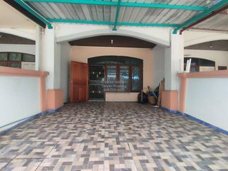 出售 2 卧室 联排别墅 在 Mueang Samut Prakan, Samut Prakan