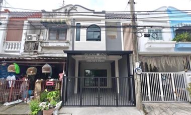 À vendre 2 chambres maison de ville à Khlong Sam Wa, Bangkok