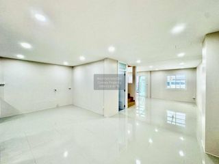 Casa adosada en venta de 3 habitaciones en Mueang Nonthaburi, Nonthaburi