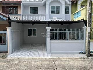 Casa adosada en venta de 3 habitaciones en Mueang Nonthaburi, Nonthaburi