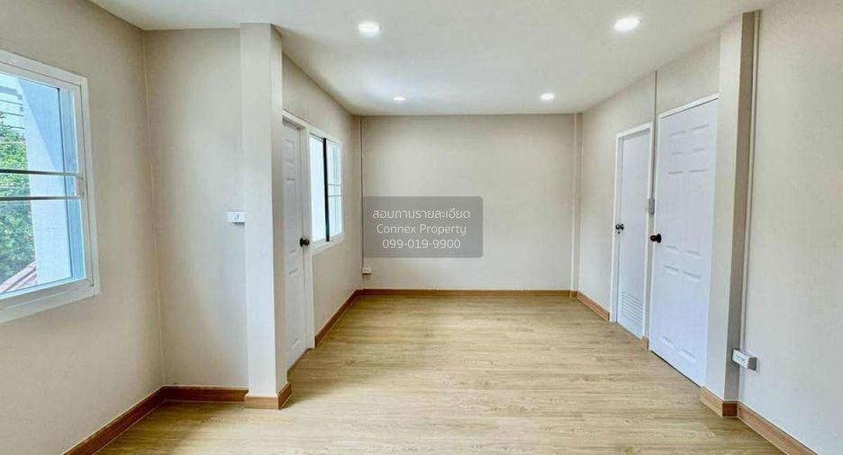 Casa adosada en venta de 3 habitaciones en Mueang Nonthaburi, Nonthaburi