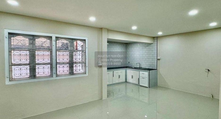 Casa adosada en venta de 3 habitaciones en Mueang Nonthaburi, Nonthaburi