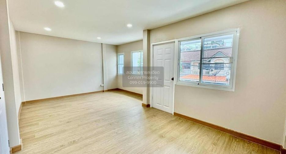 Casa adosada en venta de 3 habitaciones en Mueang Nonthaburi, Nonthaburi