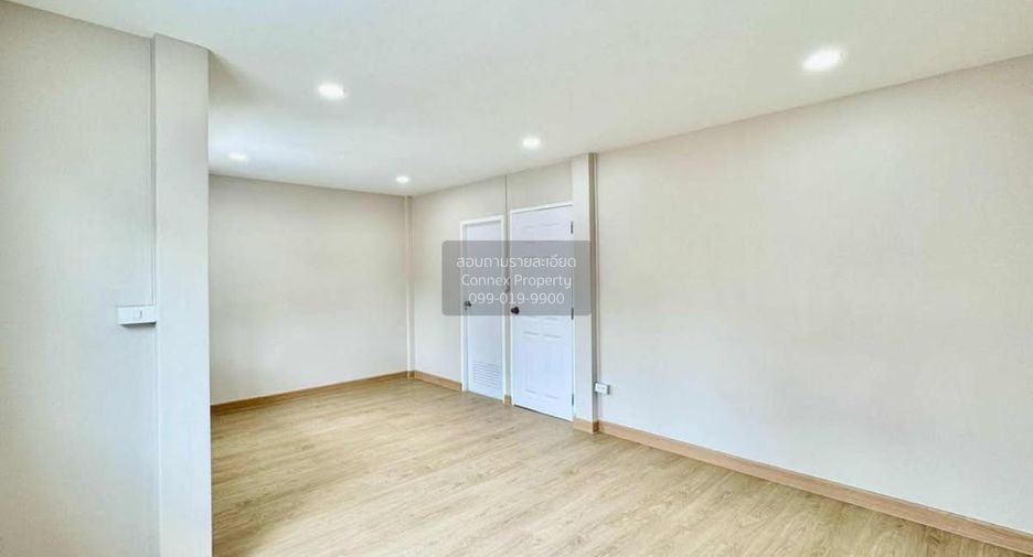 Casa adosada en venta de 3 habitaciones en Mueang Nonthaburi, Nonthaburi