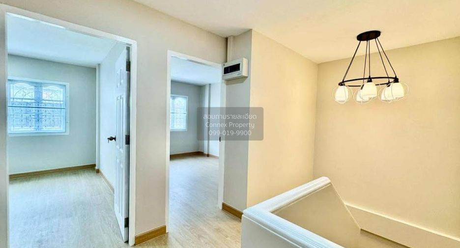 Casa adosada en venta de 3 habitaciones en Mueang Nonthaburi, Nonthaburi