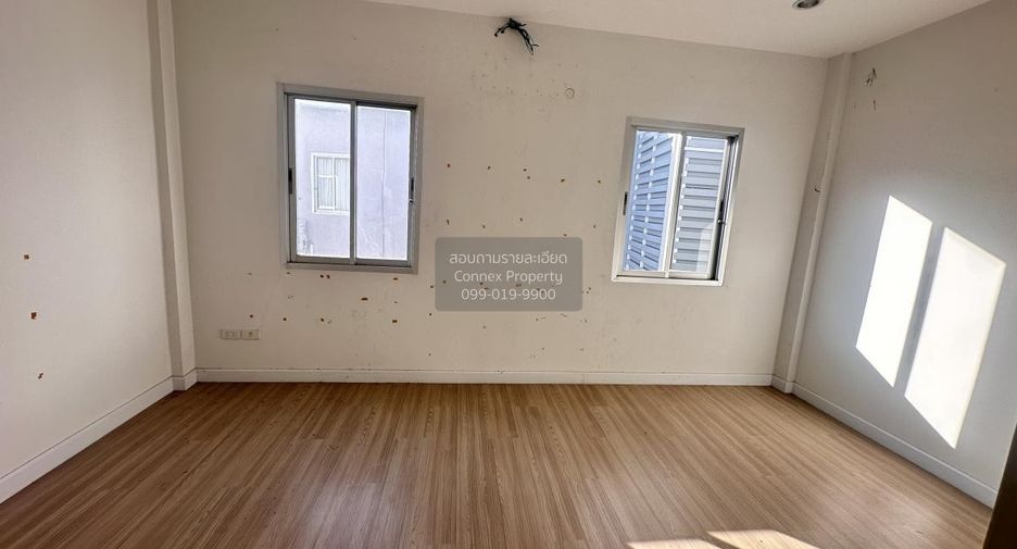 À vendre 2 chambres maison de ville à Mueang Ubon Ratchathani, Ubon Ratchathani