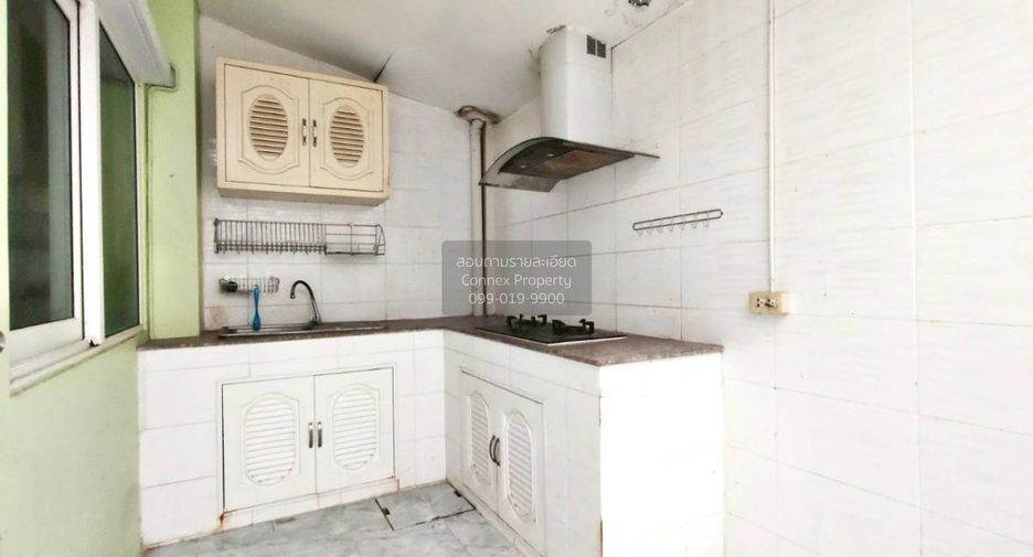 Casa adosada en venta de 4 habitaciones en Sai Mai, Bangkok