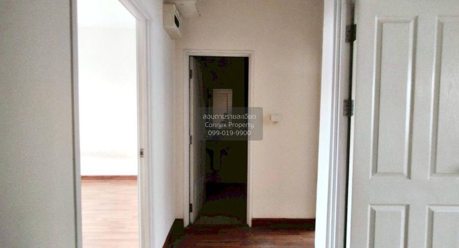 Casa adosada en venta de 4 habitaciones en Sai Mai, Bangkok