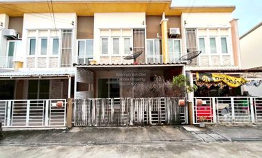 Casa adosada en venta de 4 habitaciones en Sai Mai, Bangkok