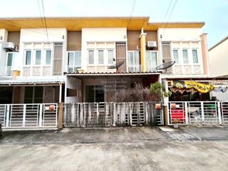 Casa adosada en venta de 4 habitaciones en Sai Mai, Bangkok