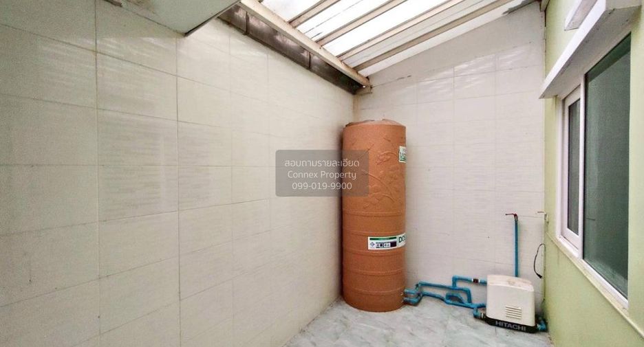 Casa adosada en venta de 4 habitaciones en Sai Mai, Bangkok