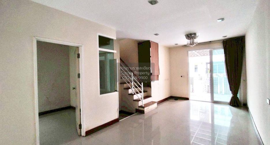 Casa adosada en venta de 4 habitaciones en Sai Mai, Bangkok