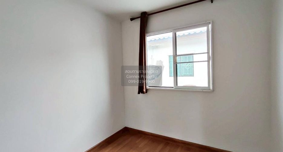 Casa adosada en venta de 3 habitaciones en Bang Khen, Bangkok