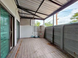 Casa adosada en venta de 3 habitaciones en Bang Khen, Bangkok