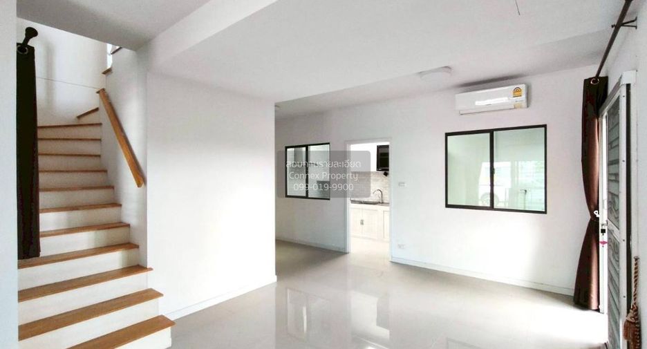 Casa adosada en venta de 3 habitaciones en Bang Khen, Bangkok