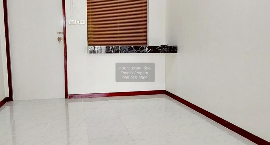 Casa adosada en venta de 3 habitaciones en Bang Khun Thian, Bangkok