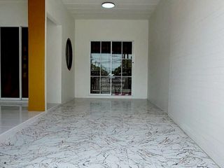 Casa adosada en venta de 3 habitaciones en Bang Khun Thian, Bangkok