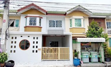 Casa adosada en venta de 3 habitaciones en Bang Khun Thian, Bangkok