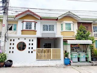 Casa adosada en venta de 3 habitaciones en Bang Khun Thian, Bangkok