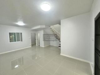 Reihenhaus zum Kauf mit 3 Zimmer in Lam Luk Ka, Pathum Thani