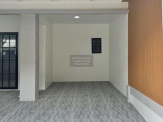 Reihenhaus zum Kauf mit 3 Zimmer in Lam Luk Ka, Pathum Thani