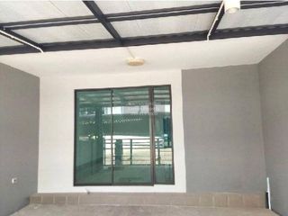 Casa adosada en venta de 3 habitaciones en Bang Yai, Nonthaburi