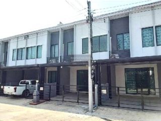 Casa adosada en venta de 3 habitaciones en Bang Yai, Nonthaburi