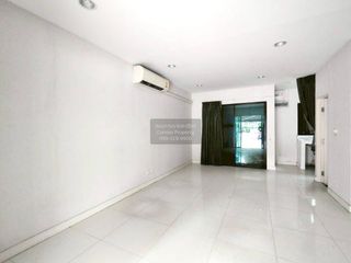 Casa adosada en venta de 3 habitaciones en Lak Si, Bangkok