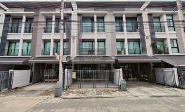 Casa adosada en venta de 3 habitaciones en Lak Si, Bangkok