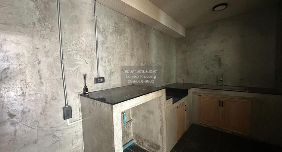 Casa adosada en venta de 3 habitaciones en Chom Thong, Bangkok