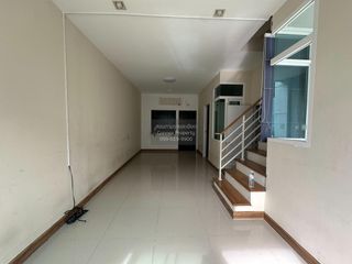 Reihenhaus zum Kauf mit 3 Zimmer in Chom Thong, Bangkok