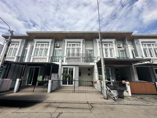 Reihenhaus zum Kauf mit 3 Zimmer in Chom Thong, Bangkok
