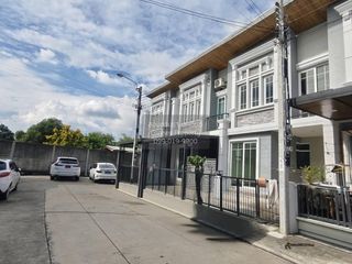 Reihenhaus zum Kauf mit 3 Zimmer in Chom Thong, Bangkok