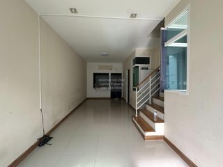 Reihenhaus zum Kauf mit 3 Zimmer in Chom Thong, Bangkok
