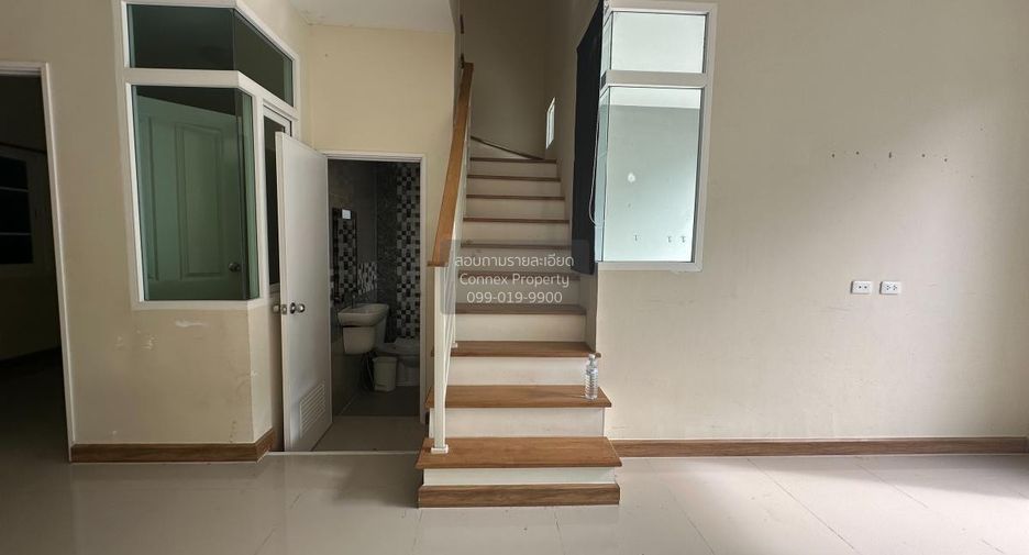 Casa adosada en venta de 3 habitaciones en Chom Thong, Bangkok