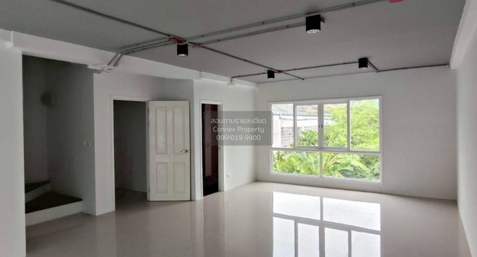 For sale 8 bedrooms townhouse in Bang Phli, Samut Prakan