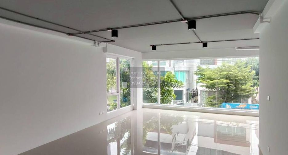 For sale 8 bedrooms townhouse in Bang Phli, Samut Prakan