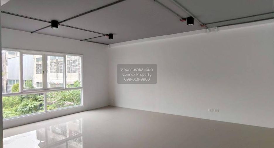 For sale 8 bedrooms townhouse in Bang Phli, Samut Prakan