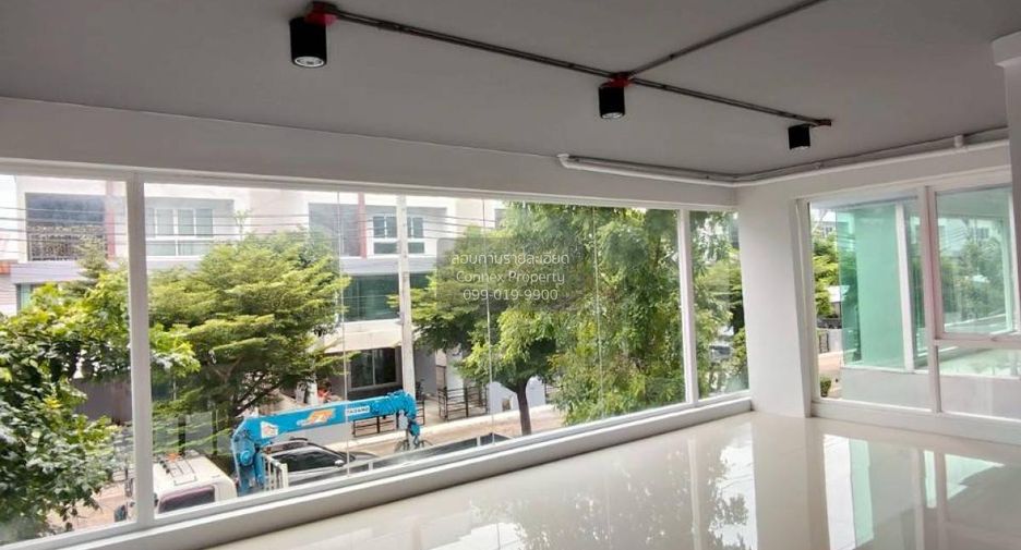 For sale 8 bedrooms townhouse in Bang Phli, Samut Prakan