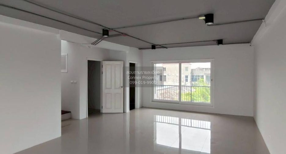 For sale 8 bedrooms townhouse in Bang Phli, Samut Prakan