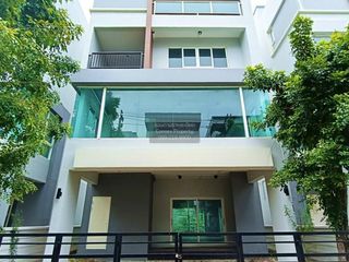For sale 8 bedrooms townhouse in Bang Phli, Samut Prakan